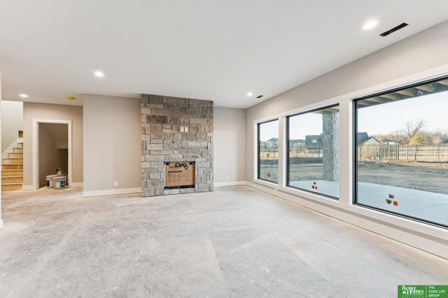 3538 S 210th Avenue, Elkhorn, NE 68022