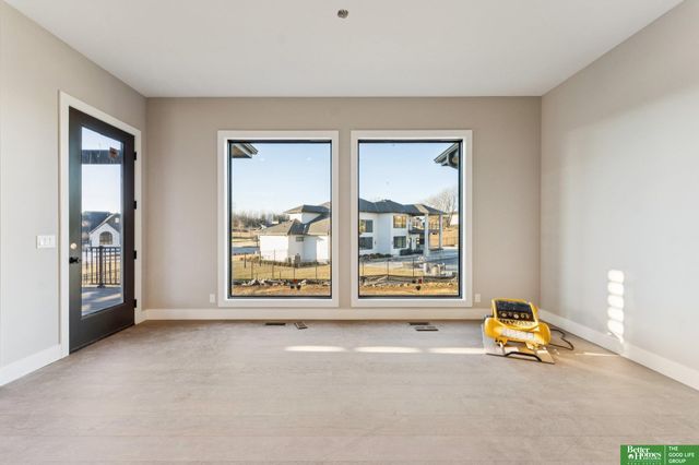 3538 S 210th Avenue, Elkhorn, NE 68022