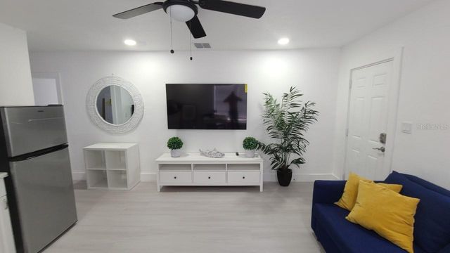 2519 W WALNUT, Tampa, FL 33607