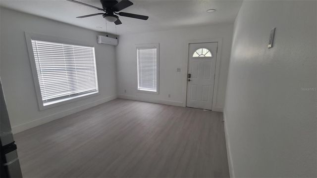 2519 W WALNUT, Tampa, FL 33607