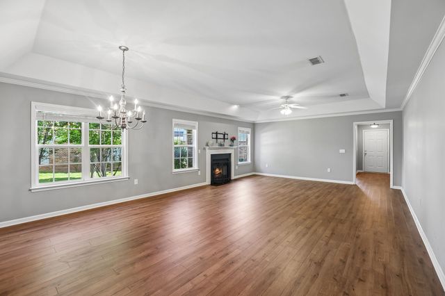 704 Village Green Cir, Murfreesboro, TN 37128