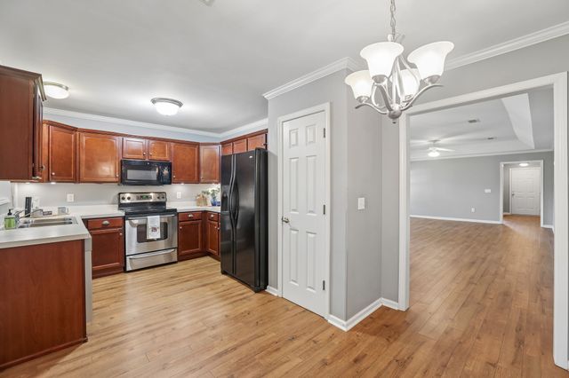 704 Village Green Cir, Murfreesboro, TN 37128