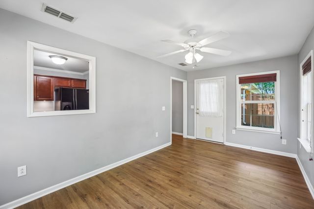 704 Village Green Cir, Murfreesboro, TN 37128
