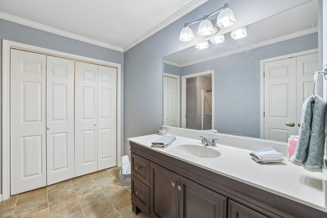 704 Village Green Cir, Murfreesboro, TN 37128