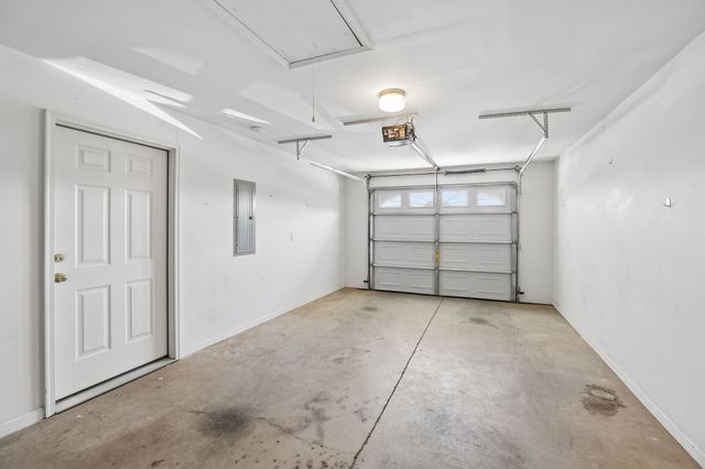 704 Village Green Cir, Murfreesboro, TN 37128
