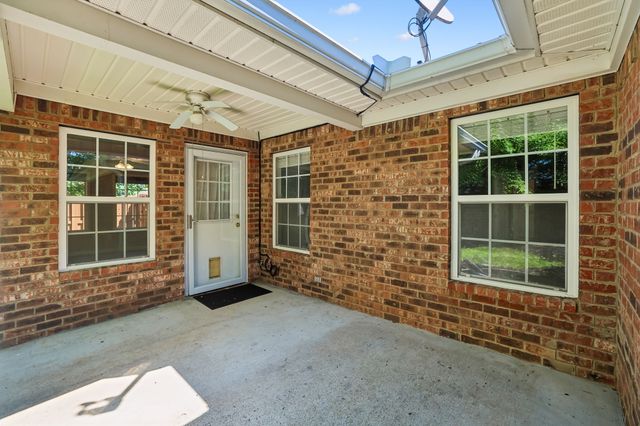 704 Village Green Cir, Murfreesboro, TN 37128