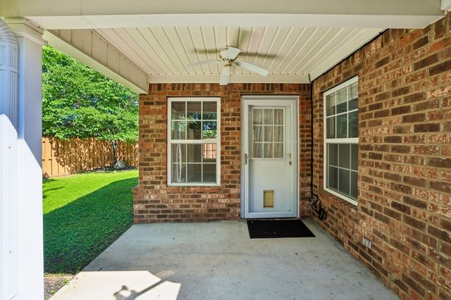 704 Village Green Cir, Murfreesboro, TN 37128