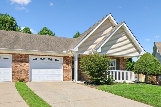 704 Village Green Cir, Murfreesboro, TN 37128