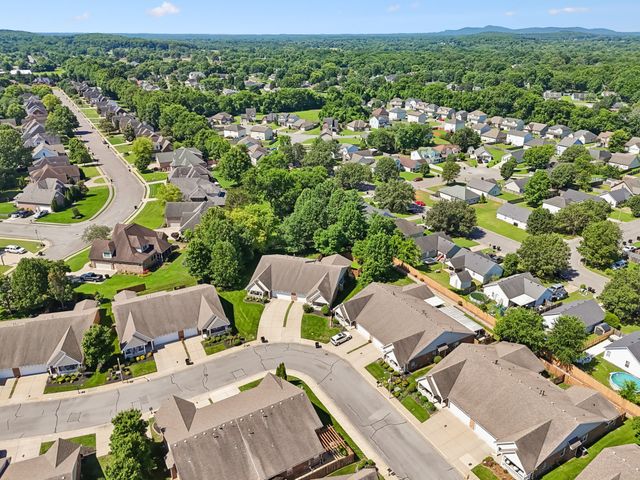 704 Village Green Cir, Murfreesboro, TN 37128