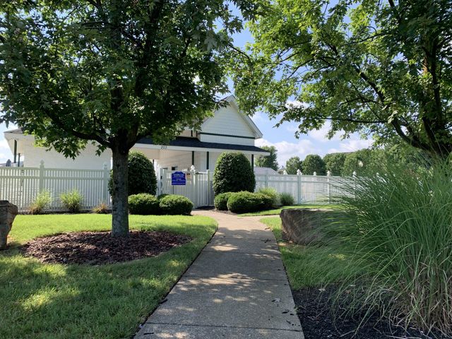 704 Village Green Cir, Murfreesboro, TN 37128