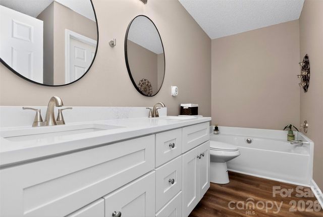 4819 Hopewood Lane, Charlotte, NC 28216