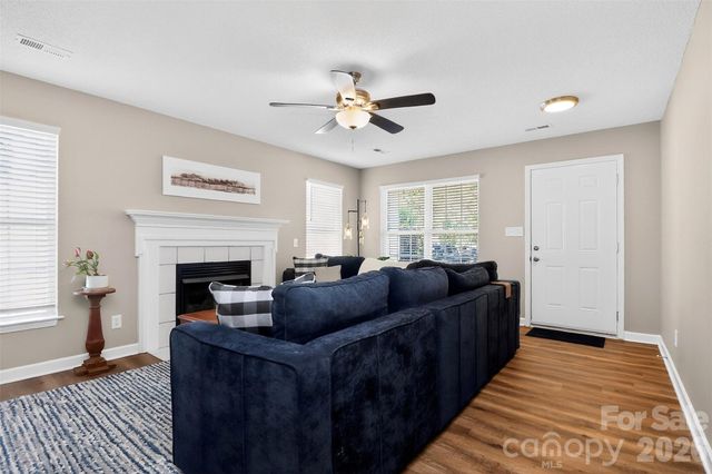 4819 Hopewood Lane, Charlotte, NC 28216
