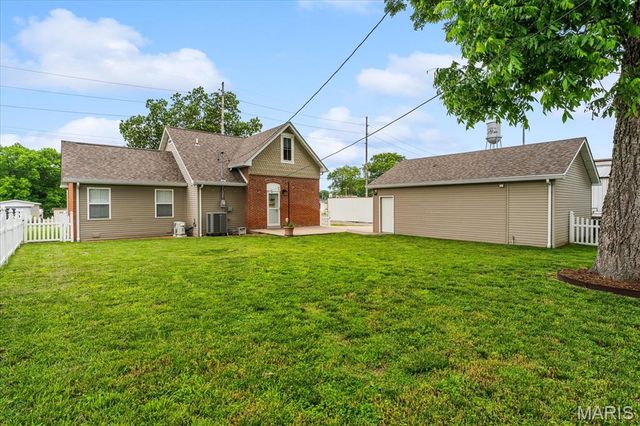 209 E Madison, Millstadt, IL 62260