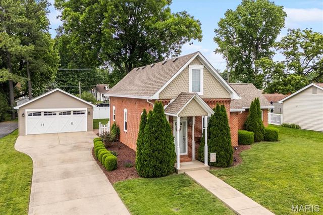 209 E Madison, Millstadt, IL 62260