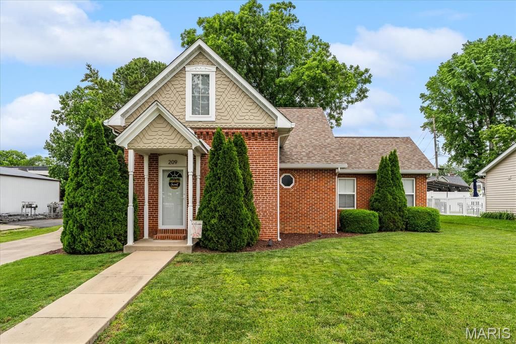 209 E Madison, Millstadt, IL 62260