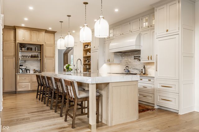 11576 Willow Bend Court, Zionsville, IN 46077