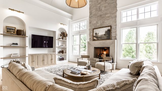 11576 Willow Bend Court, Zionsville, IN 46077