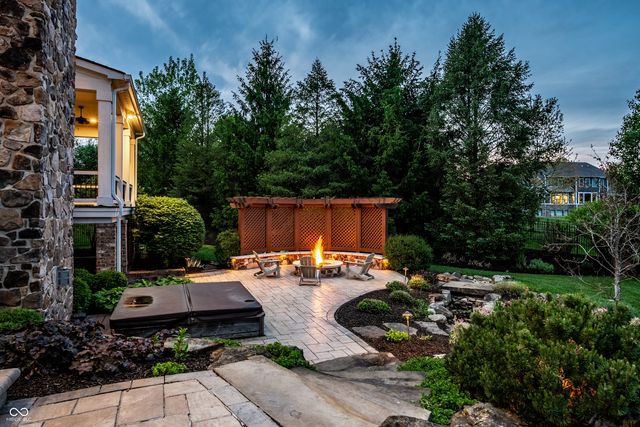 11576 Willow Bend Court, Zionsville, IN 46077