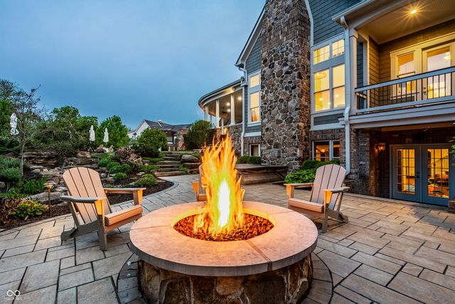 11576 Willow Bend Court, Zionsville, IN 46077