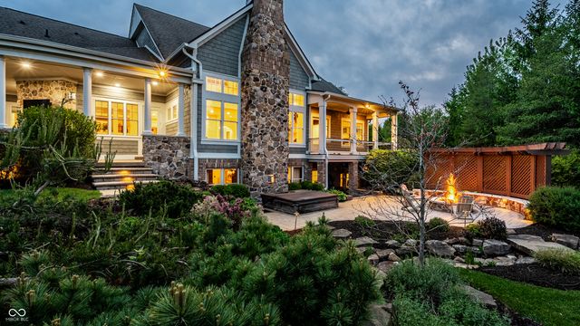 11576 Willow Bend Court, Zionsville, IN 46077