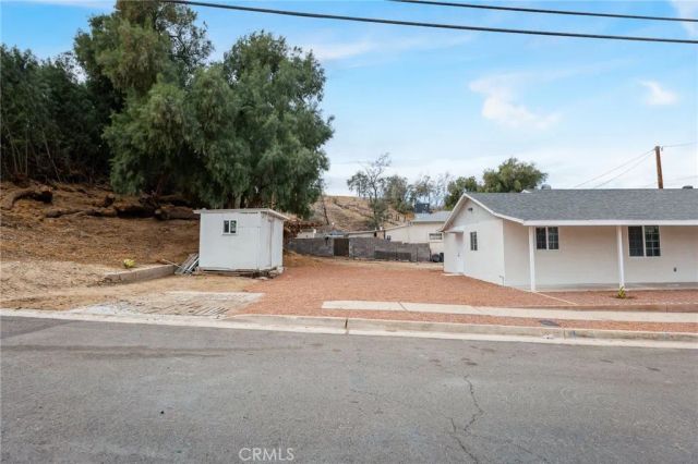 501 B, Needles, CA 92363
