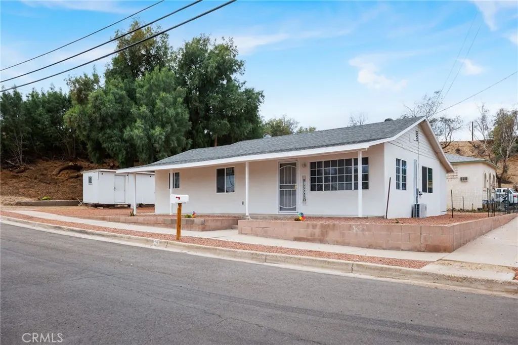 501 B, Needles, CA 92363