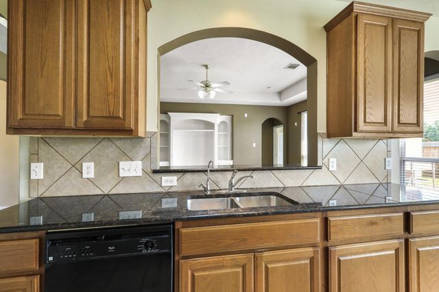 6642 Redberry Glen Lane, Houston, TX 77041