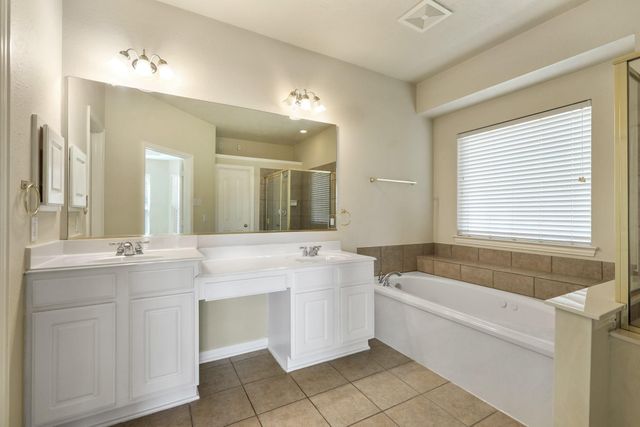 6642 Redberry Glen Lane, Houston, TX 77041