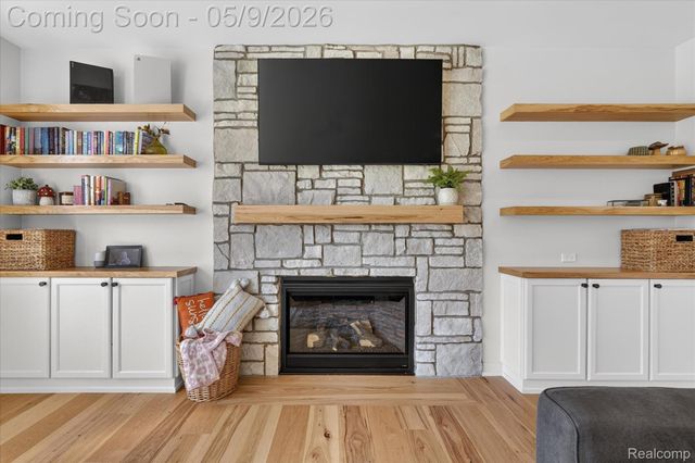 27598 Green Valley Drive, Lyon Charter Township, MI 48165