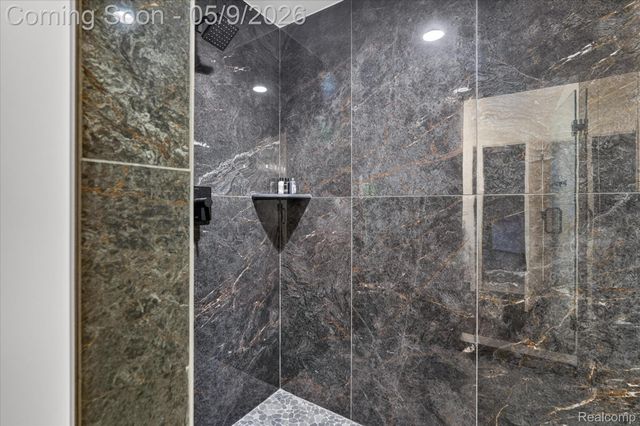 27598 Green Valley Drive, Lyon Charter Township, MI 48165