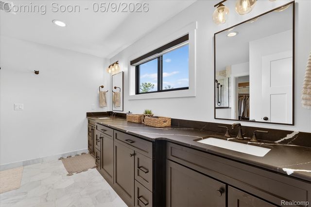 27598 Green Valley Drive, Lyon Charter Township, MI 48165