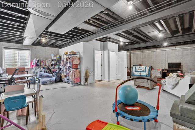 27598 Green Valley Drive, Lyon Charter Township, MI 48165