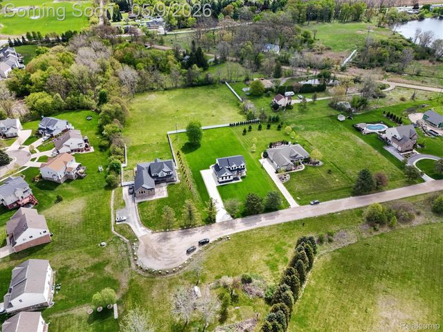 27598 Green Valley Drive, Lyon Charter Township, MI 48165
