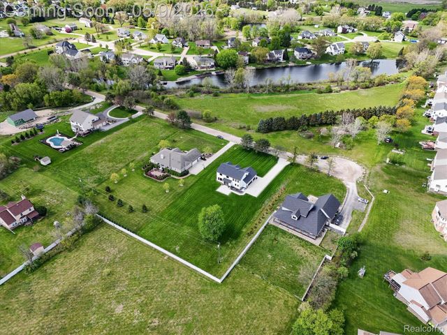 27598 Green Valley Drive, Lyon Charter Township, MI 48165