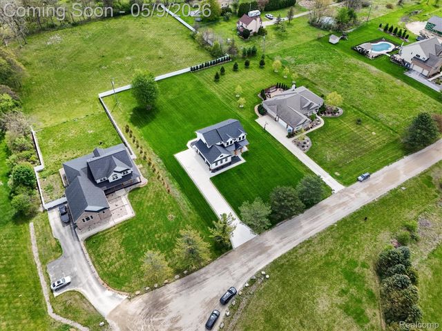 27598 Green Valley Drive, Lyon Charter Township, MI 48165