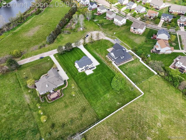 27598 Green Valley Drive, Lyon Charter Township, MI 48165