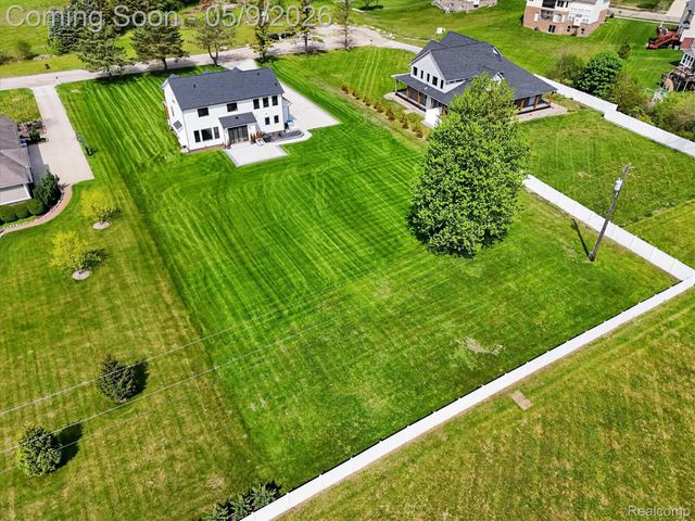 27598 Green Valley Drive, Lyon Charter Township, MI 48165