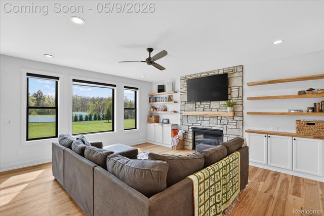 27598 Green Valley Drive, Lyon Charter Township, MI 48165