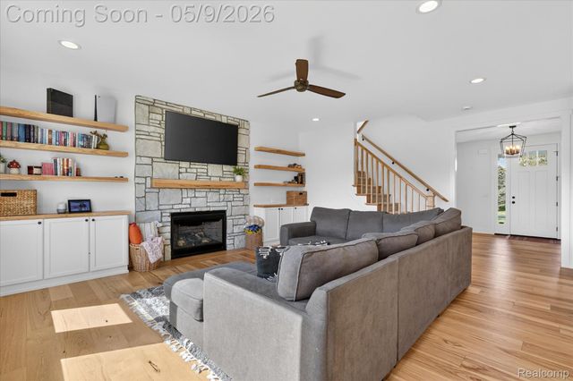 27598 Green Valley Drive, Lyon Charter Township, MI 48165