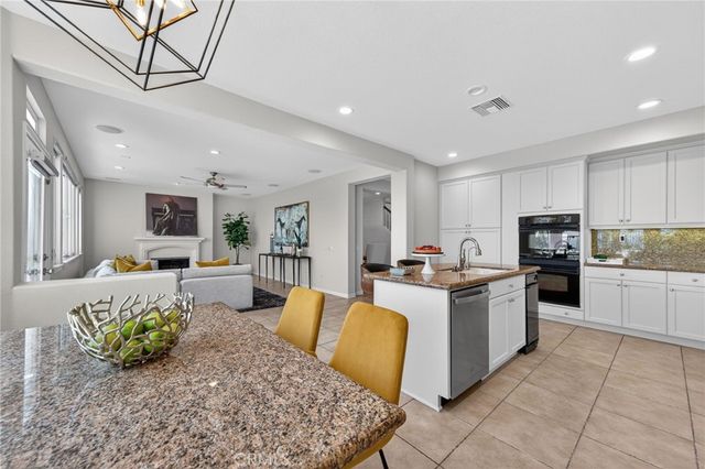 20800 Campania, Porter Ranch, CA 91326
