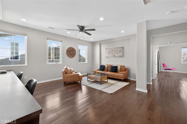 20800 Campania, Porter Ranch, CA 91326