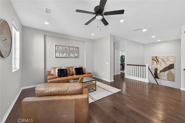 20800 Campania, Porter Ranch, CA 91326
