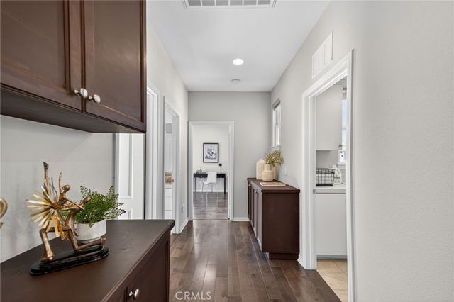 20800 Campania, Porter Ranch, CA 91326