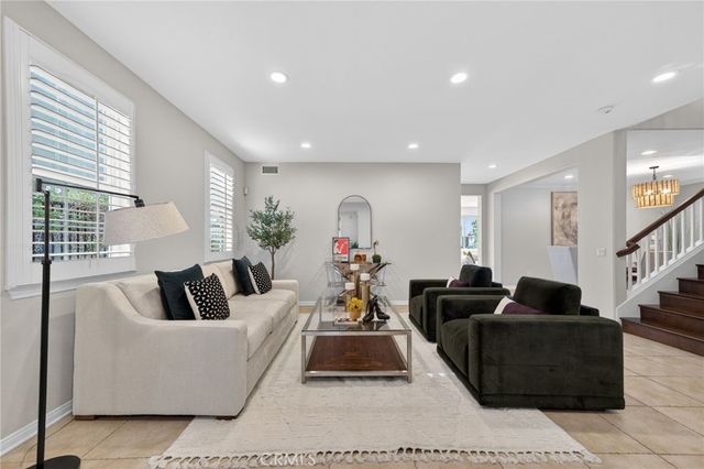 20800 Campania, Porter Ranch, CA 91326