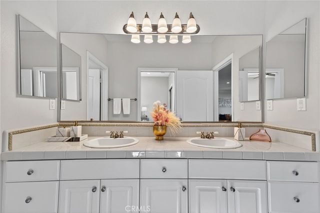 20800 Campania, Porter Ranch, CA 91326