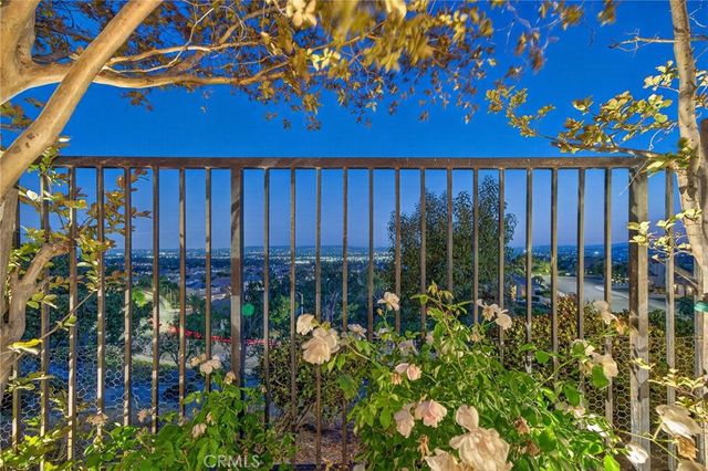 20800 Campania, Porter Ranch, CA 91326