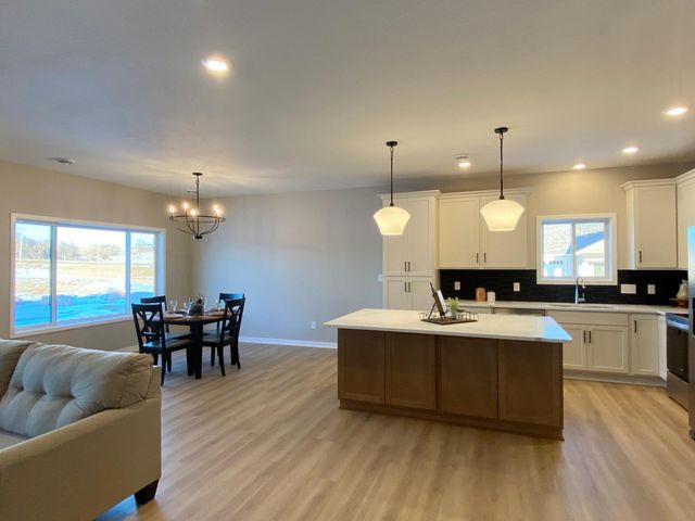 102 Fairway Street, Zumbrota, MN 55992