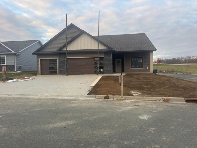 102 Fairway Street, Zumbrota, MN 55992