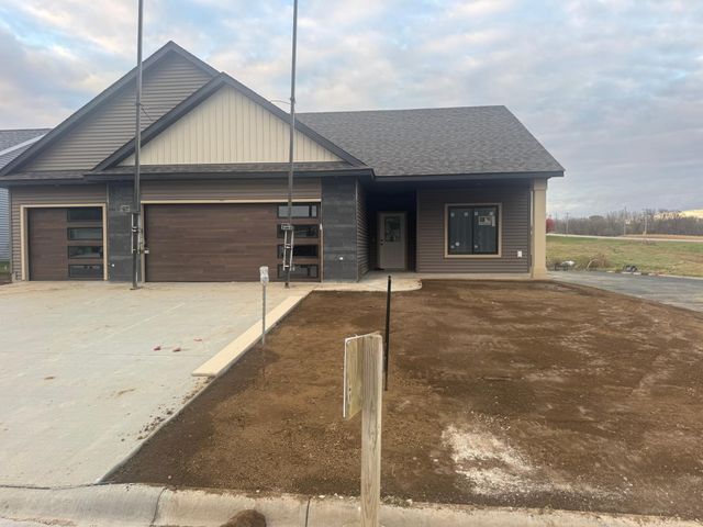 102 Fairway Street, Zumbrota, MN 55992