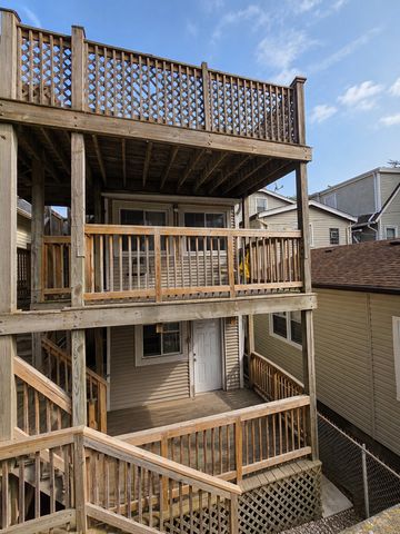 1014 Garnett Place, Evanston, IL 60201